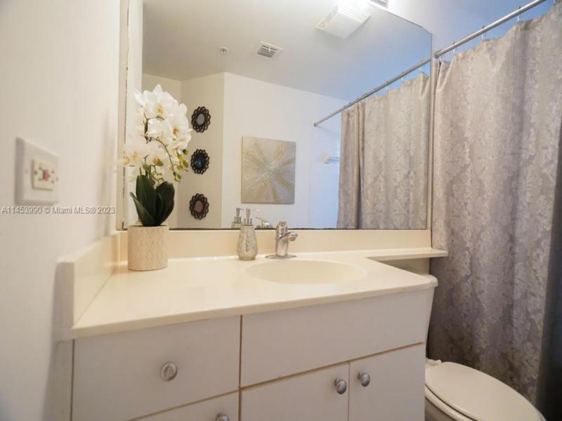 Comprar apartamento en Porto Bellagio 4403