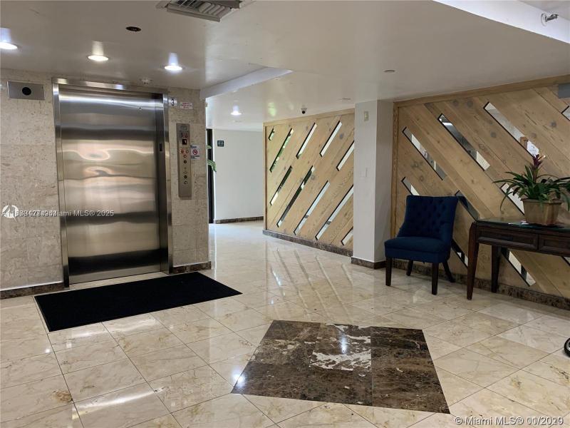 Comprar apartamento en Plaza of the Americas 412-IV