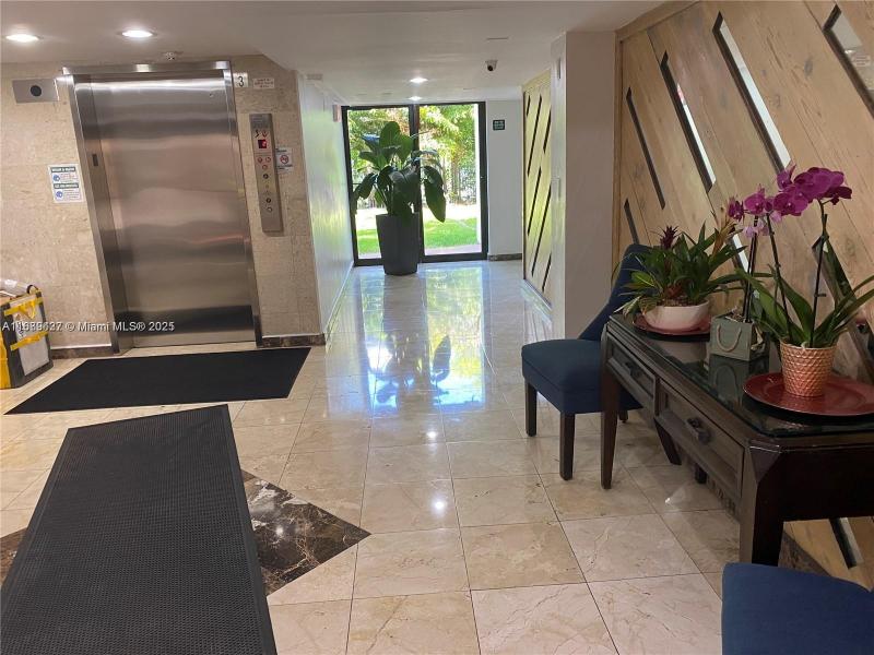 Comprar apartamento en Plaza of the Americas 412-IV