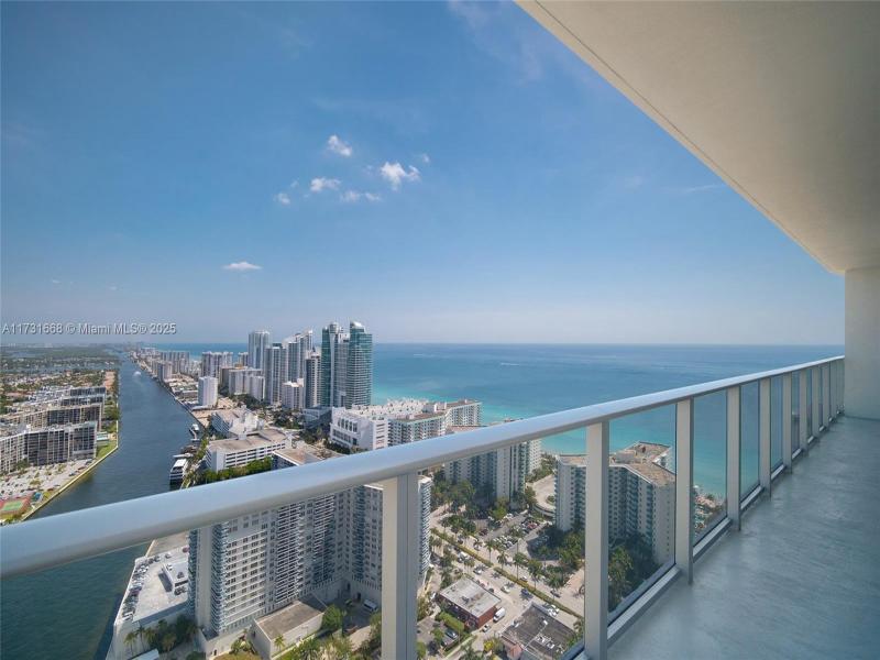 Comprar apartamento no Hyde Beach House T3502