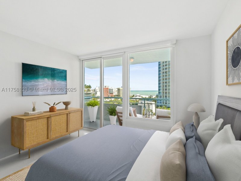 Condo for sale at South Pointe Tower 906