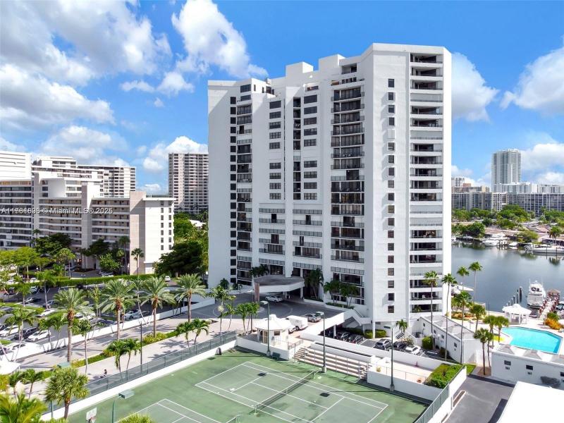 Condo for sale at Anchor Bay Club 108
