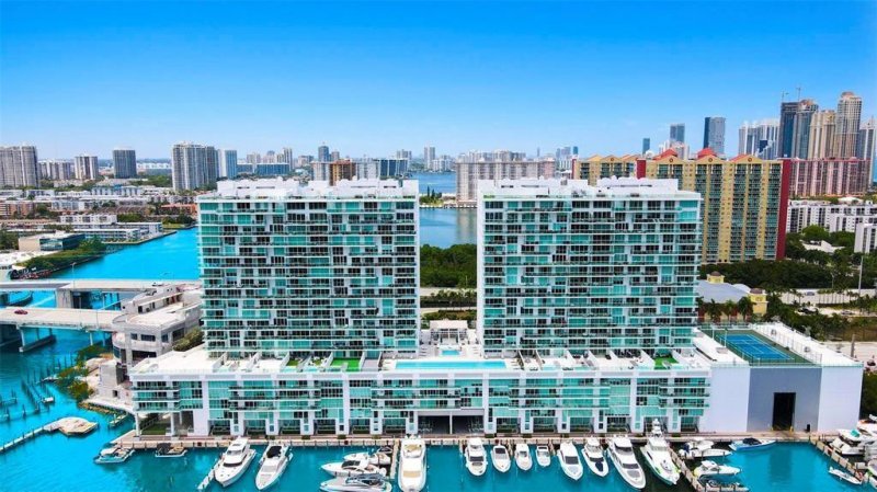 Condo for sale at 400 Sunny Isles 2005