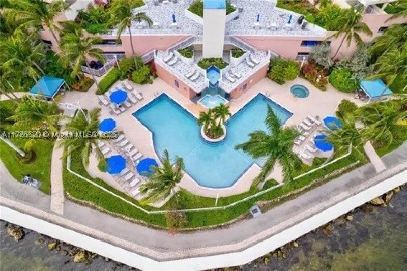 Hidden Bay Apt #610