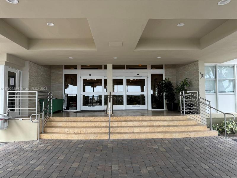 Comprar apartamento en Bayshore Place 103A1