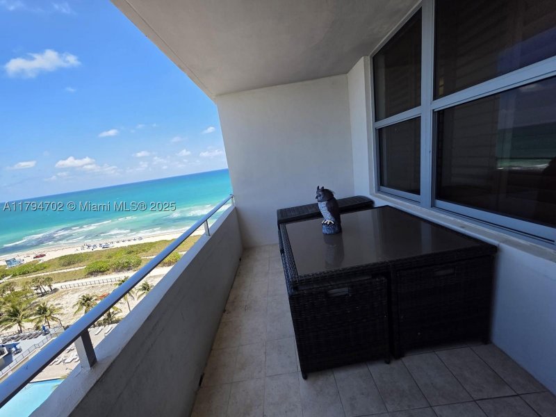 Apartment for rent at Four Winds Condo 1409