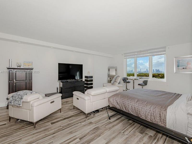 Property photo # 6