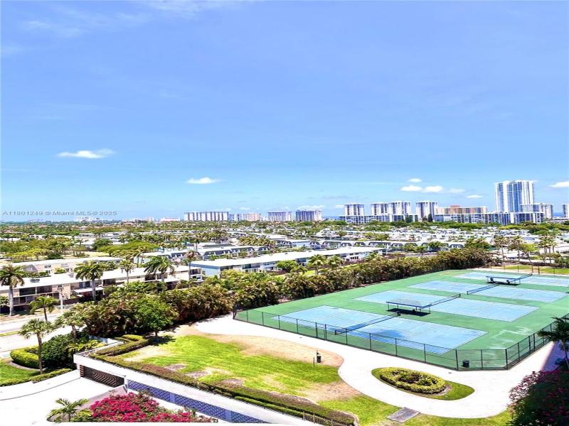 Condo for sale at Olympus Towers 905