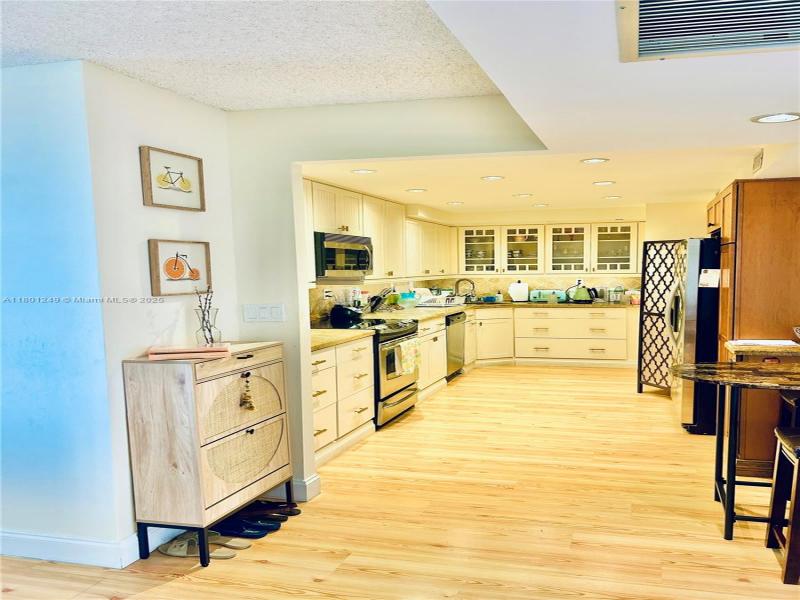 Condo for sale at Olympus Towers 905