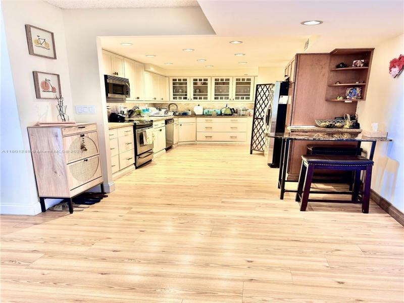 Condo for sale at Olympus Towers 905