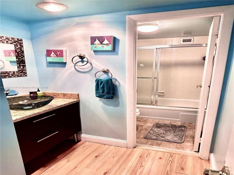 Condo for sale at Olympus Towers 905