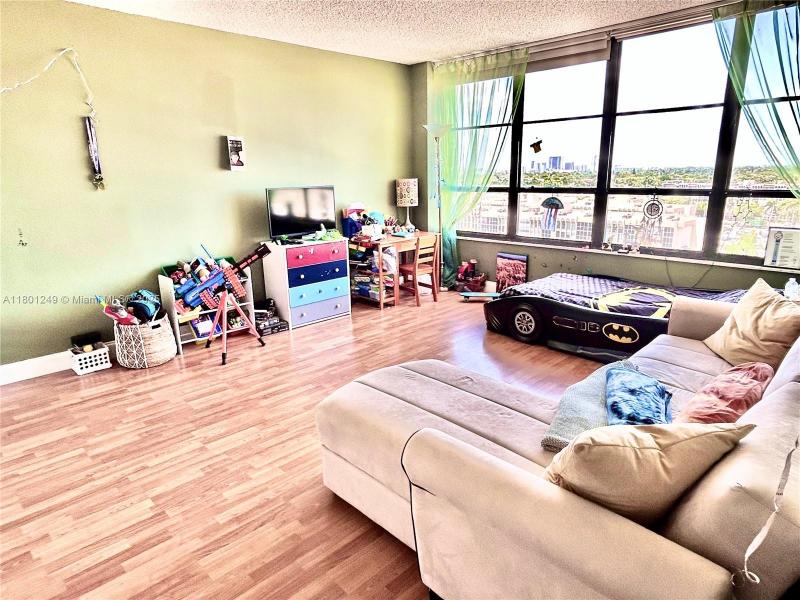 Condo for sale at Olympus Towers 905