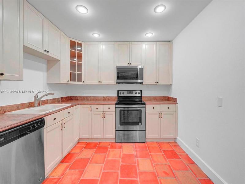 Property photo # 4