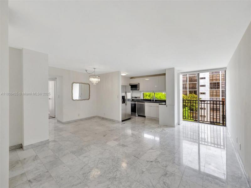 Condo for sale at Plaza of the Americas 521