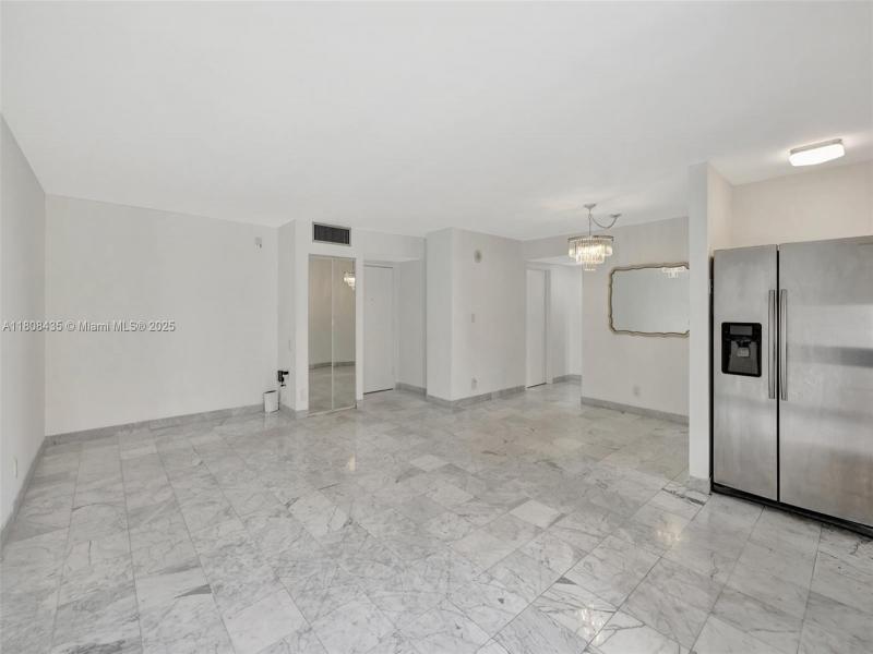 Condo for sale at Plaza of the Americas 521