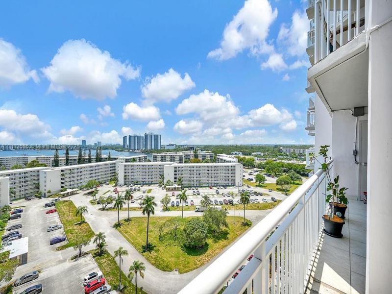 Del Prado South Tower Apt #1201