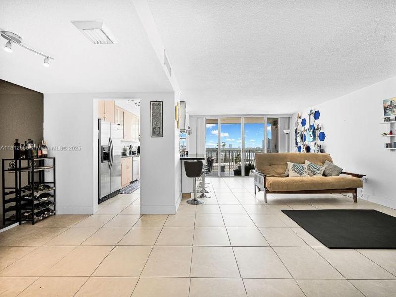 Comprar apartamento en Del Prado South Tower 1201