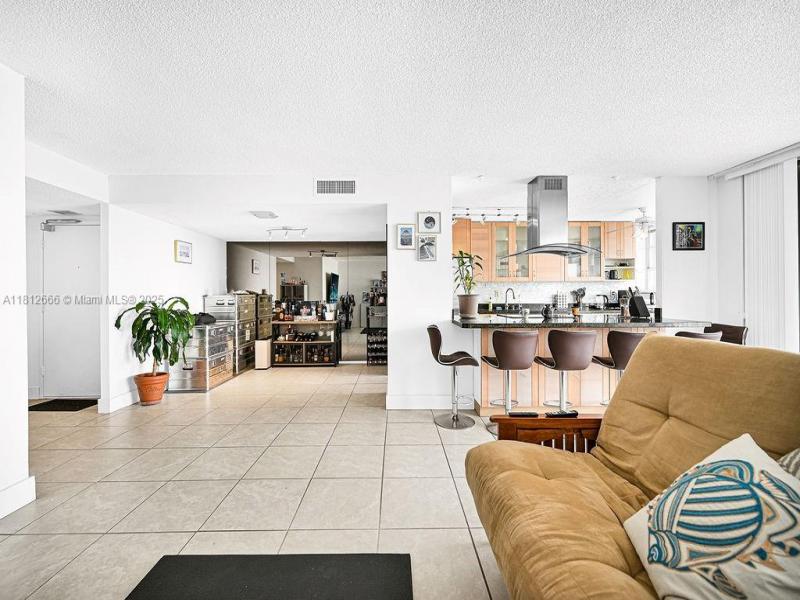 Comprar apartamento en Del Prado South Tower 1201