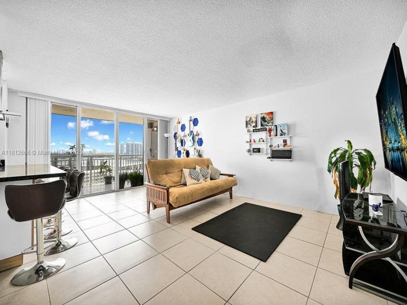 Comprar apartamento en Del Prado South Tower 1201