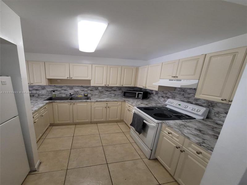 Property photo # 9