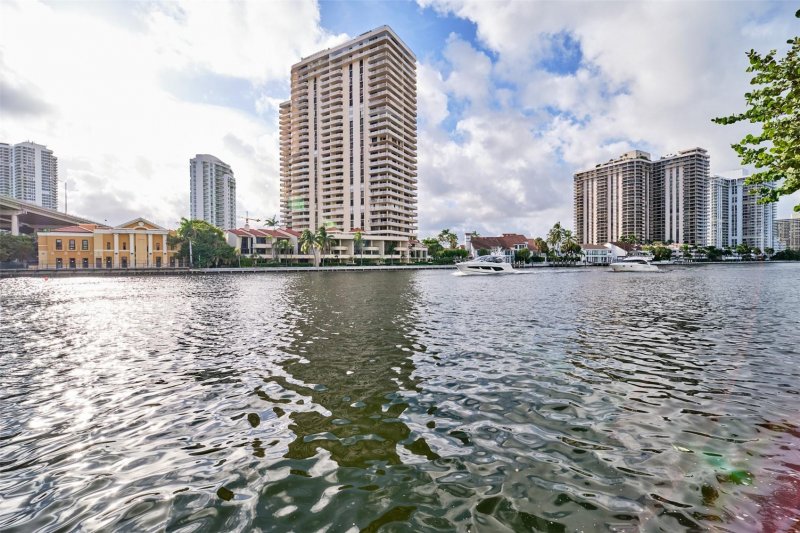 Ocean View Apt #212