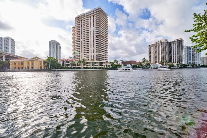Condo for sale at Ocean View 212