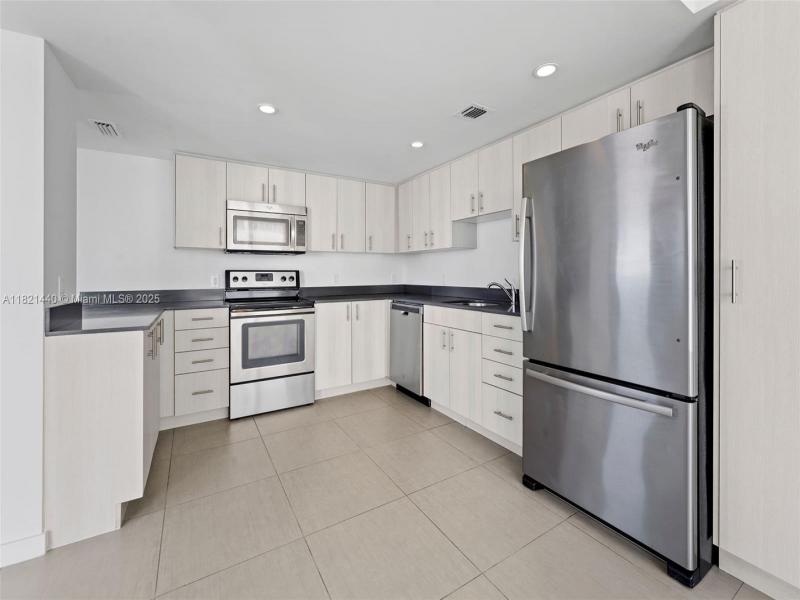 Property photo # 9