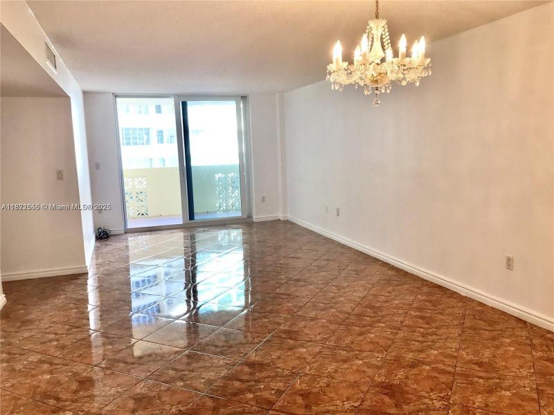 Condo for sale at Plaza Towers North 305