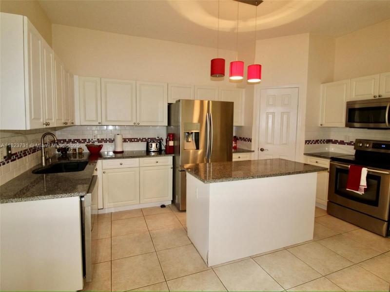Property photo # 6