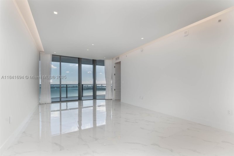 Comprar apartamento en Aria Reserve Miami 5005
