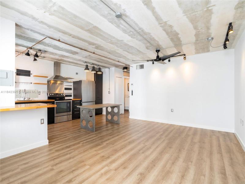 Property photo # 8