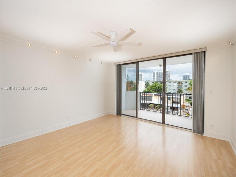 Comprar apartamento en Coral Isle East 408