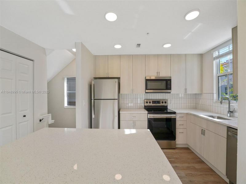 Property photo # 8