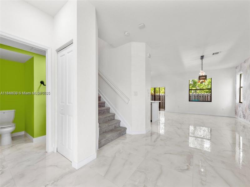 Property photo # 9