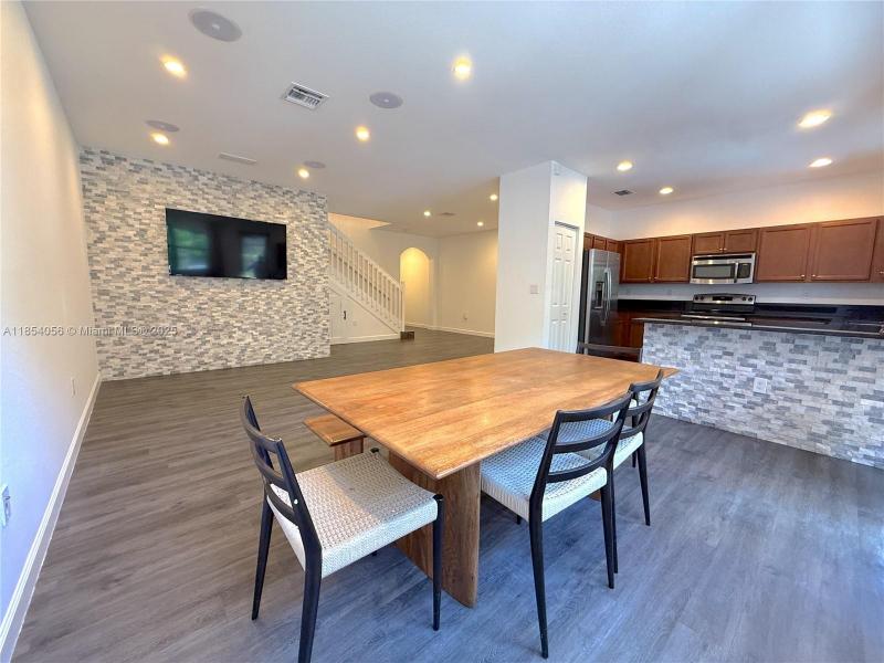 Property photo # 6