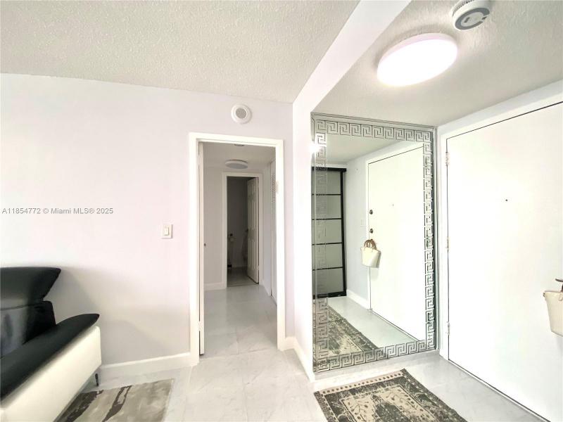 Comprar apartamento en Winston Towers 615