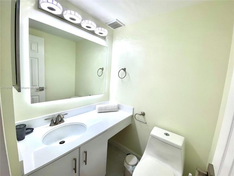 Comprar apartamento en Winston Towers 615
