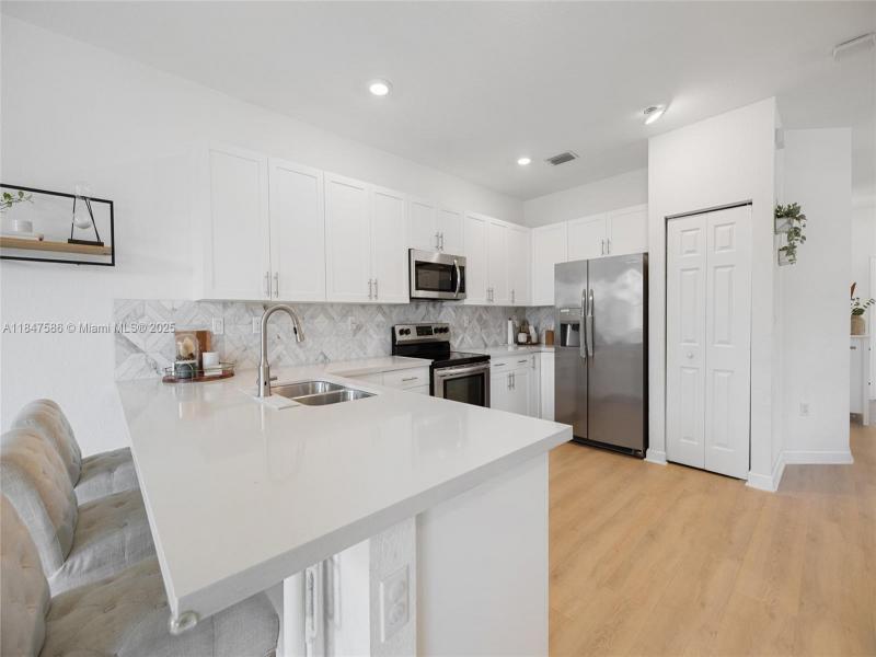 Property photo # 8