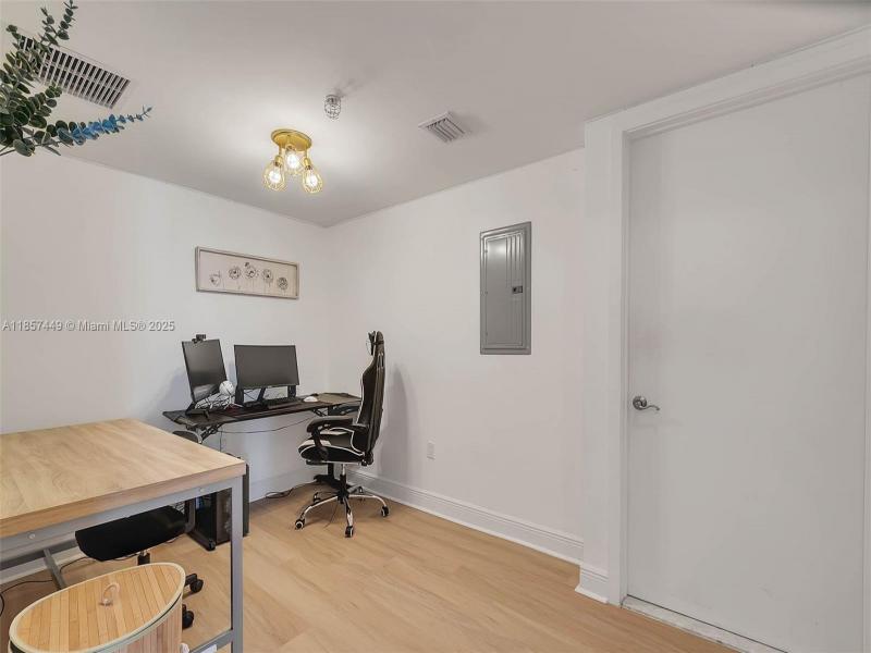 Property photo # 9