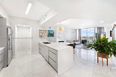 Murano Grande Apt #1405