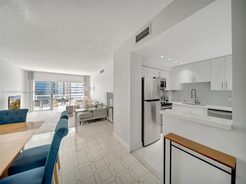 Apartment for rent at The Hemispheres 7G