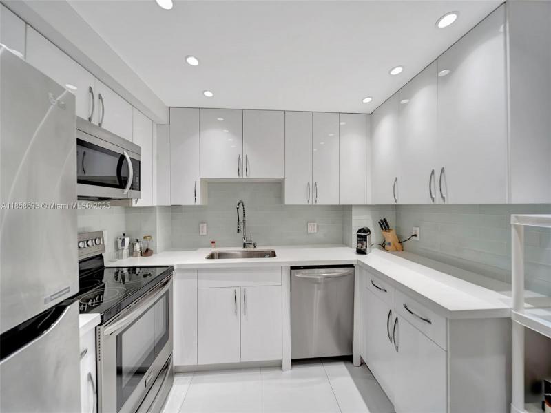Apartment for rent at The Hemispheres 7G