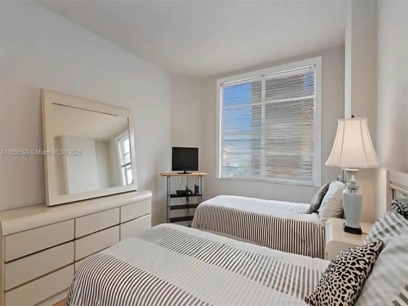 Apartment for rent at The Hemispheres 7G