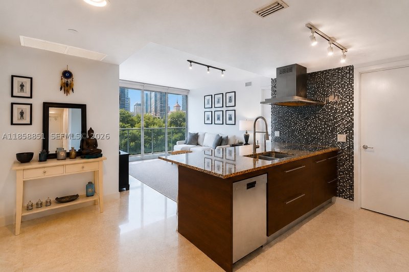 Icon Brickell Tower II Apt #411