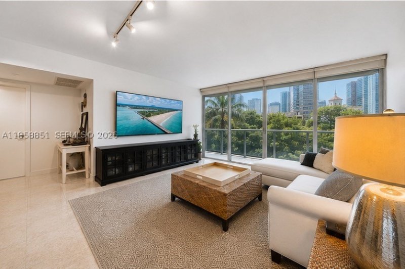 Comprar apartamento no Icon Brickell Tower II 411