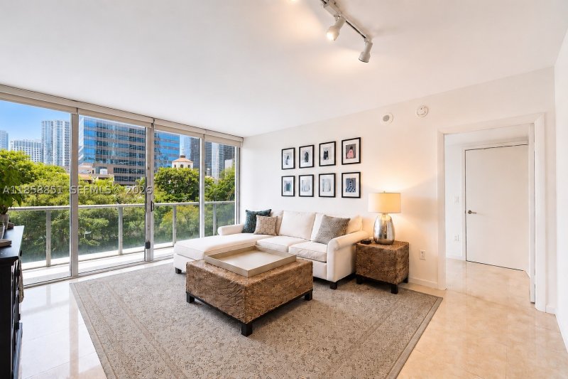 Comprar apartamento no Icon Brickell Tower II 411