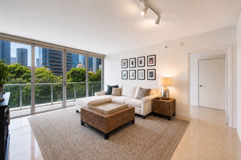 Comprar apartamento no Icon Brickell Tower II 411