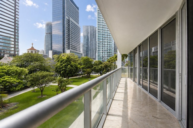 Comprar apartamento no Icon Brickell Tower II 411