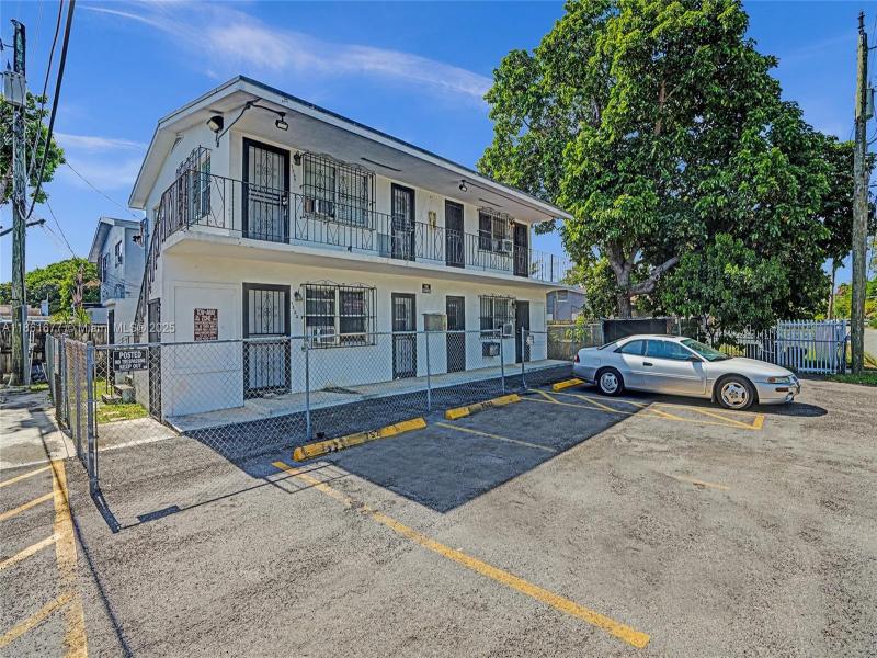 Property photo # 0