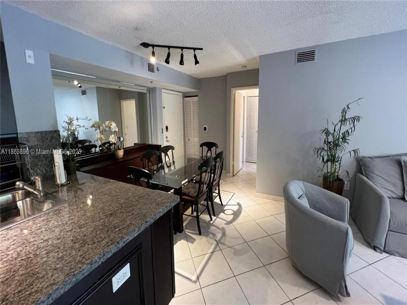 Comprar apartamento en The Yacht Club at Aventura 8305